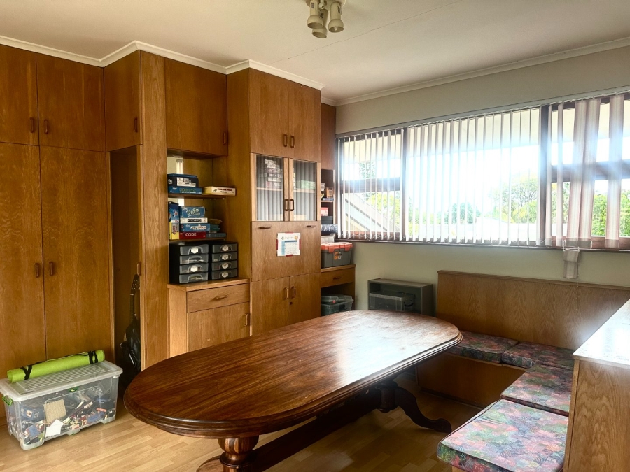 6 Bedroom Property for Sale in Dormehls Drift Western Cape